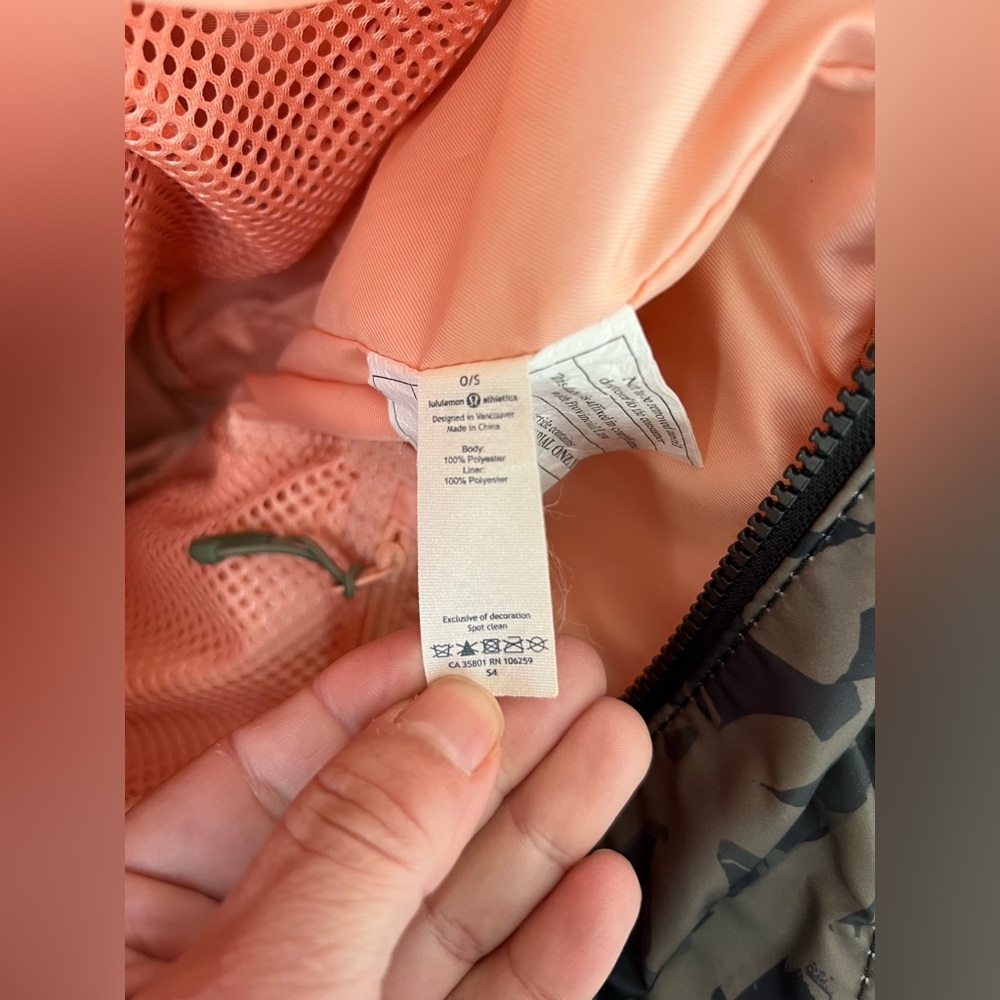 Lululemon Live Free Tote - Picture 7 of 10